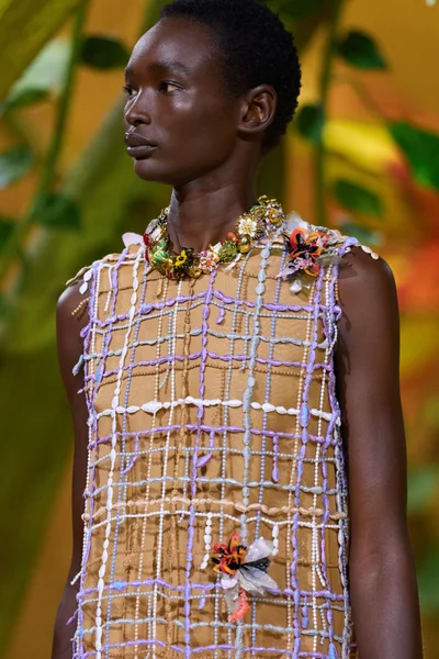 Look 4